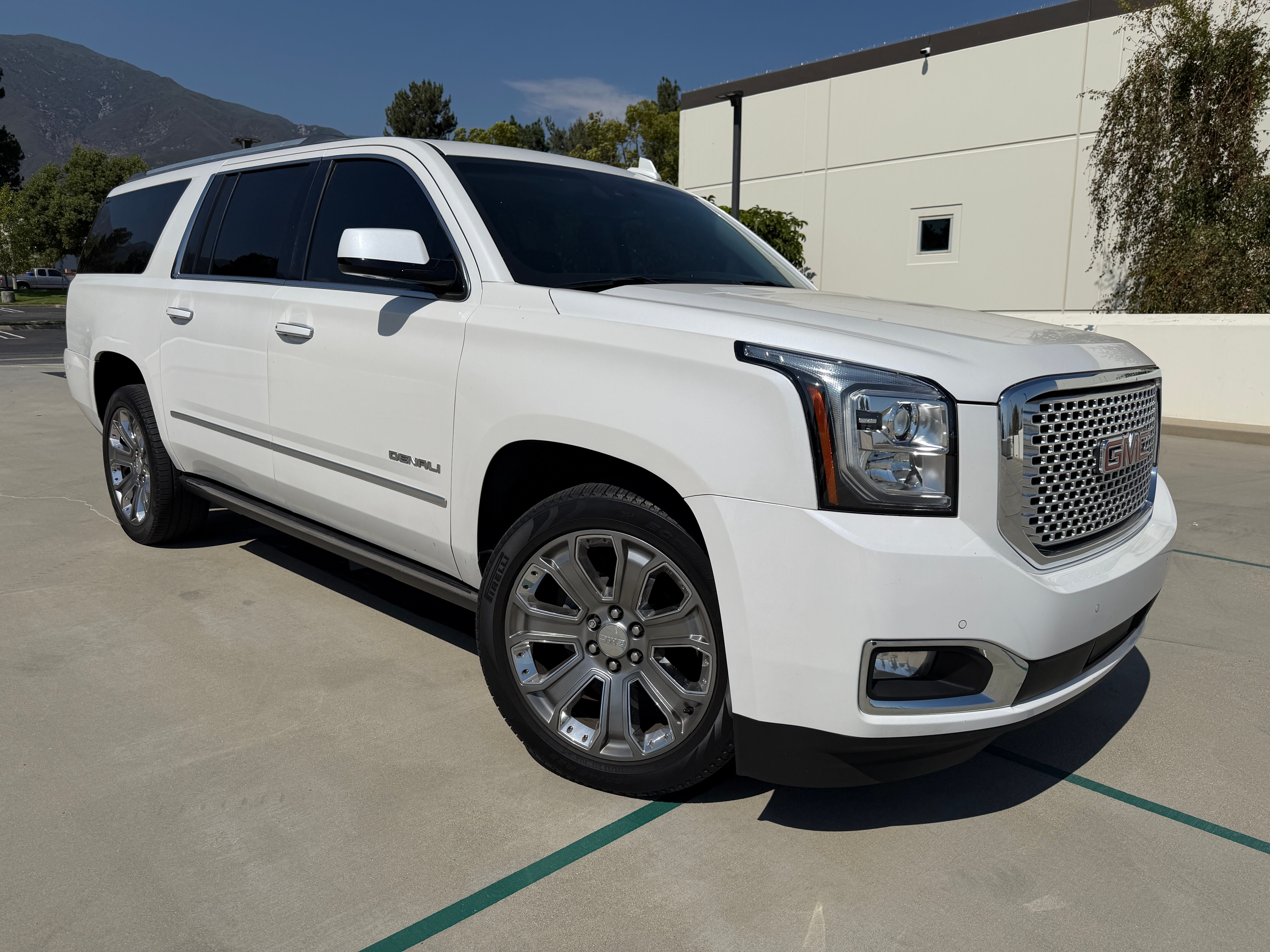 Used 2016 GMC Yukon XL Denali w/ Open Road Package RWD image 4