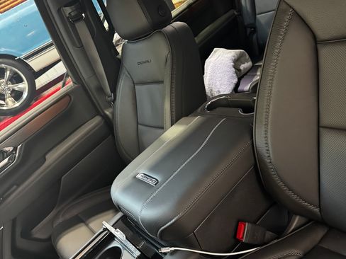 Used 2026 GMC Yukon Denali w/ Sun & Power Step Package AWD/4WD image 27