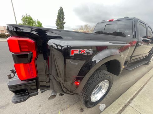 Used 2025 Ford F450 Platinum w/ Platinum Plus Package image 11