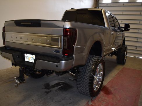 Used 2022 Ford F250 Limited image 10