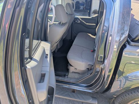 Used 2018 Nissan Frontier SV w/ Value Truck Package image 4