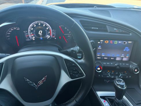 Used 2019 Chevrolet Corvette Stingray Coupe RWD image 12