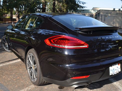 Used 2016 Porsche Panamera 4 Edition AWD/4WD image 28