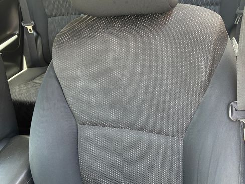 Used 2009 Pontiac Vibe w/ Preferred Package FWD image 12