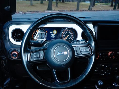 Used 2021 Jeep Wrangler Unlimited Sport image 12