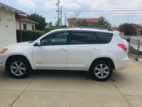 Used 2011 Toyota RAV4 Limited w/ Limited Extra Value Pkg image 10
