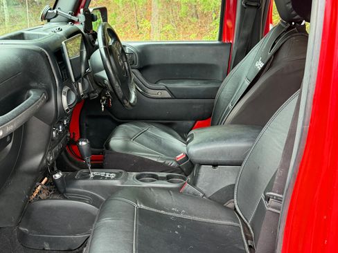 Used 2015 Jeep Wrangler Unlimited Sport AWD/4WD image 12