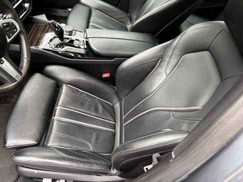 Used 2018 BMW 540i xDrive image 18