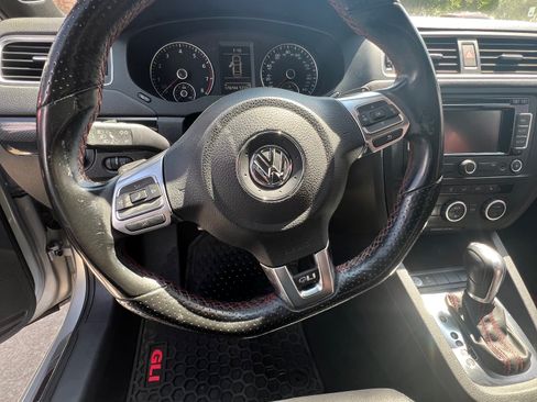 Used 2014 Volkswagen Jetta GLI image 10