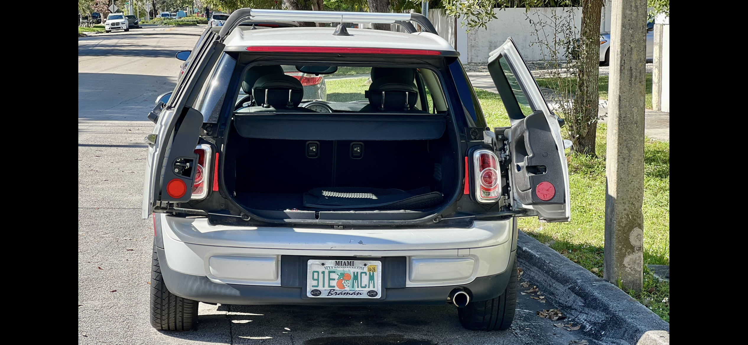 Used 2013 MINI Cooper Clubman FWD image 12