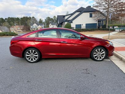 Used 2013 Hyundai Sonata SE w/ Navigation & Sunroof Pkg