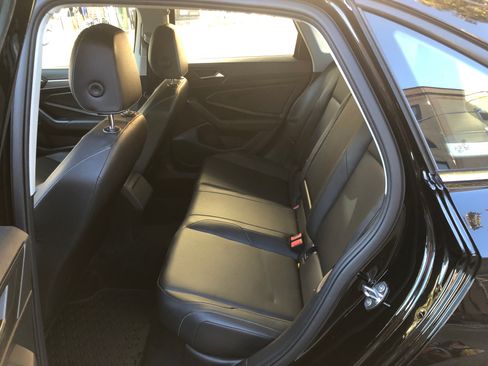 Used 2019 Volkswagen Jetta SE image 12