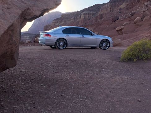 Used 2007 BMW 750i image 2