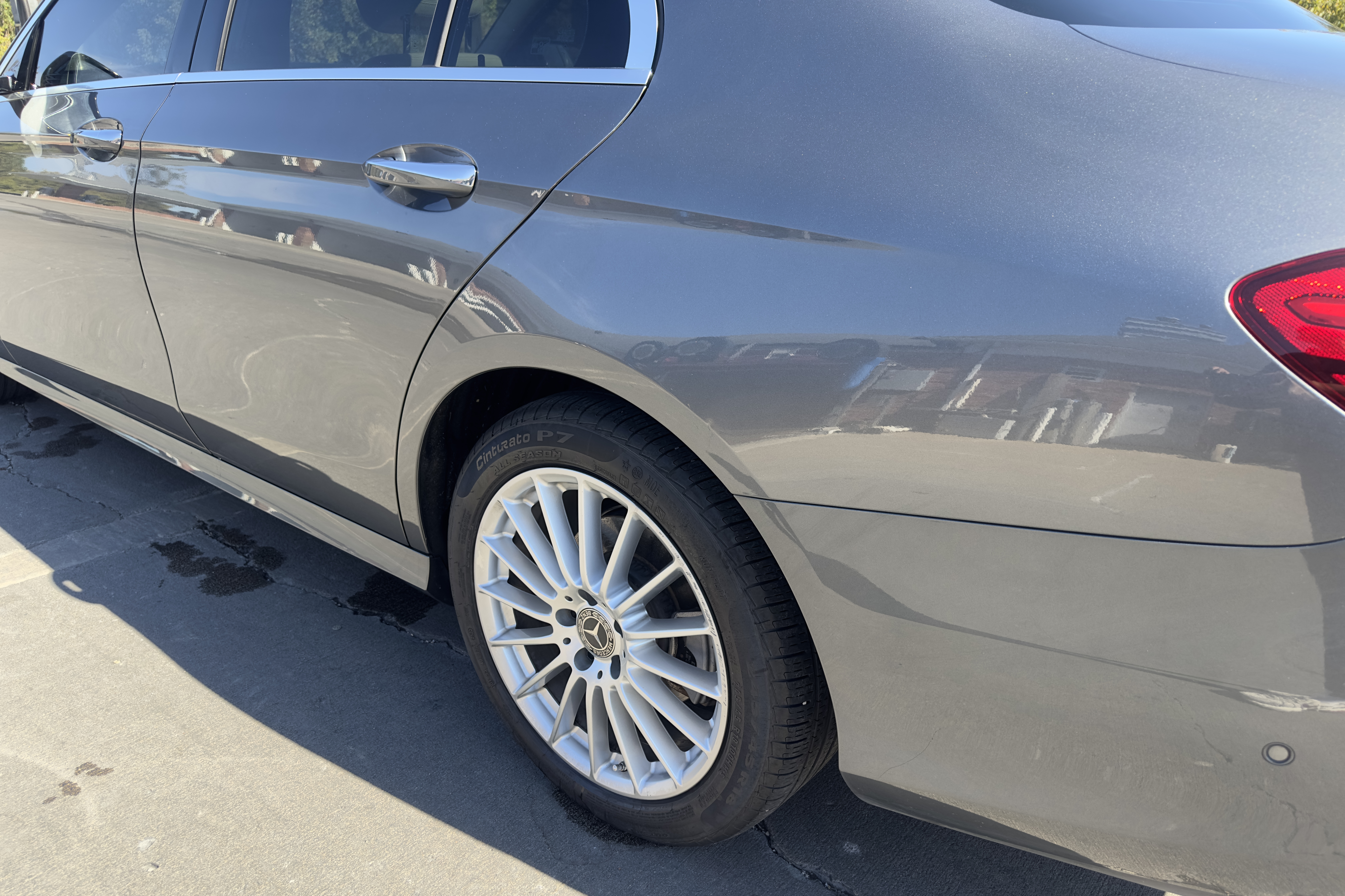 Used 2021 Mercedes-Benz E 350 4MATIC Sedan image 5