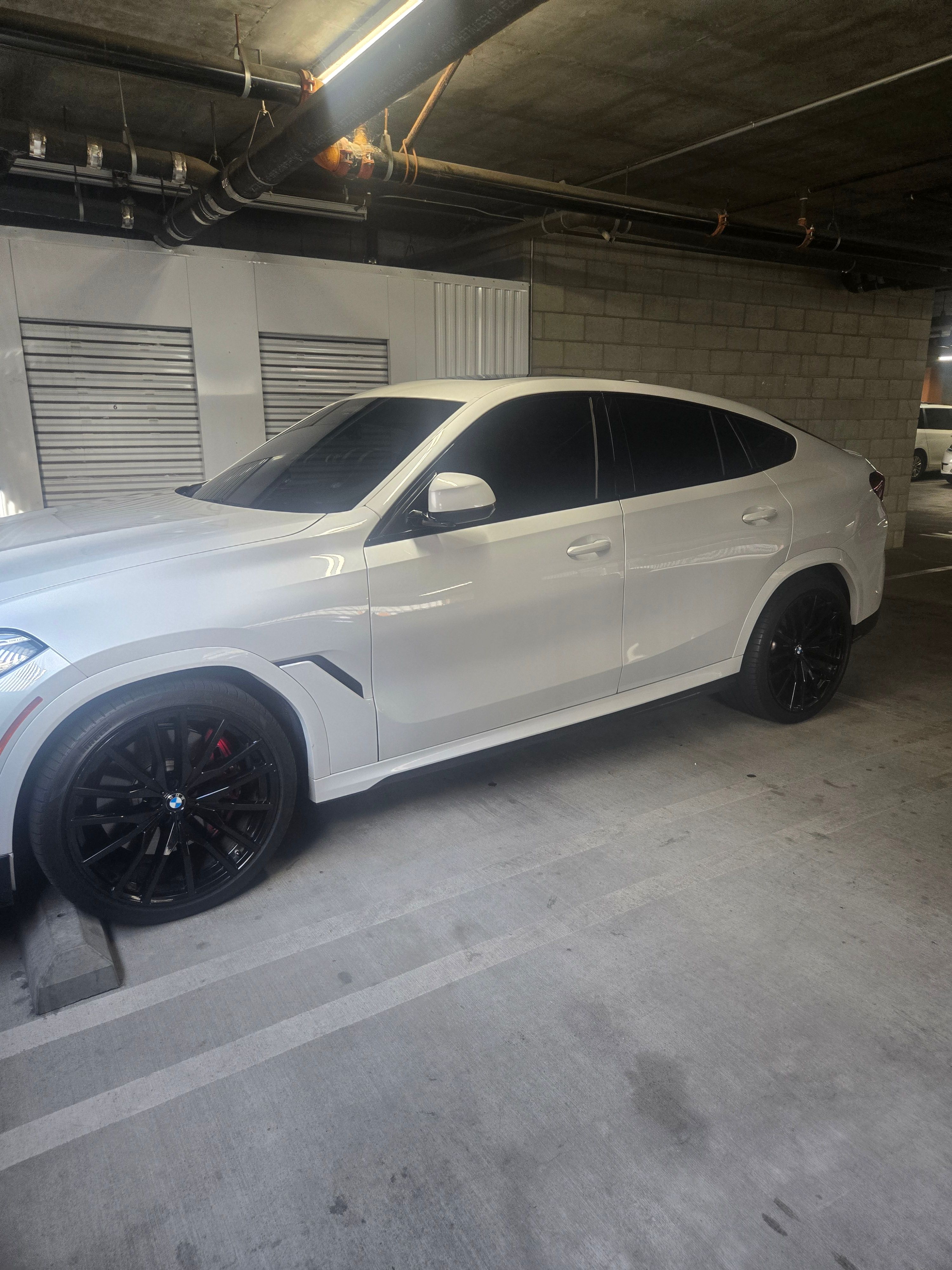 Used 2022 BMW X6 M50i AWD/4WD image 4