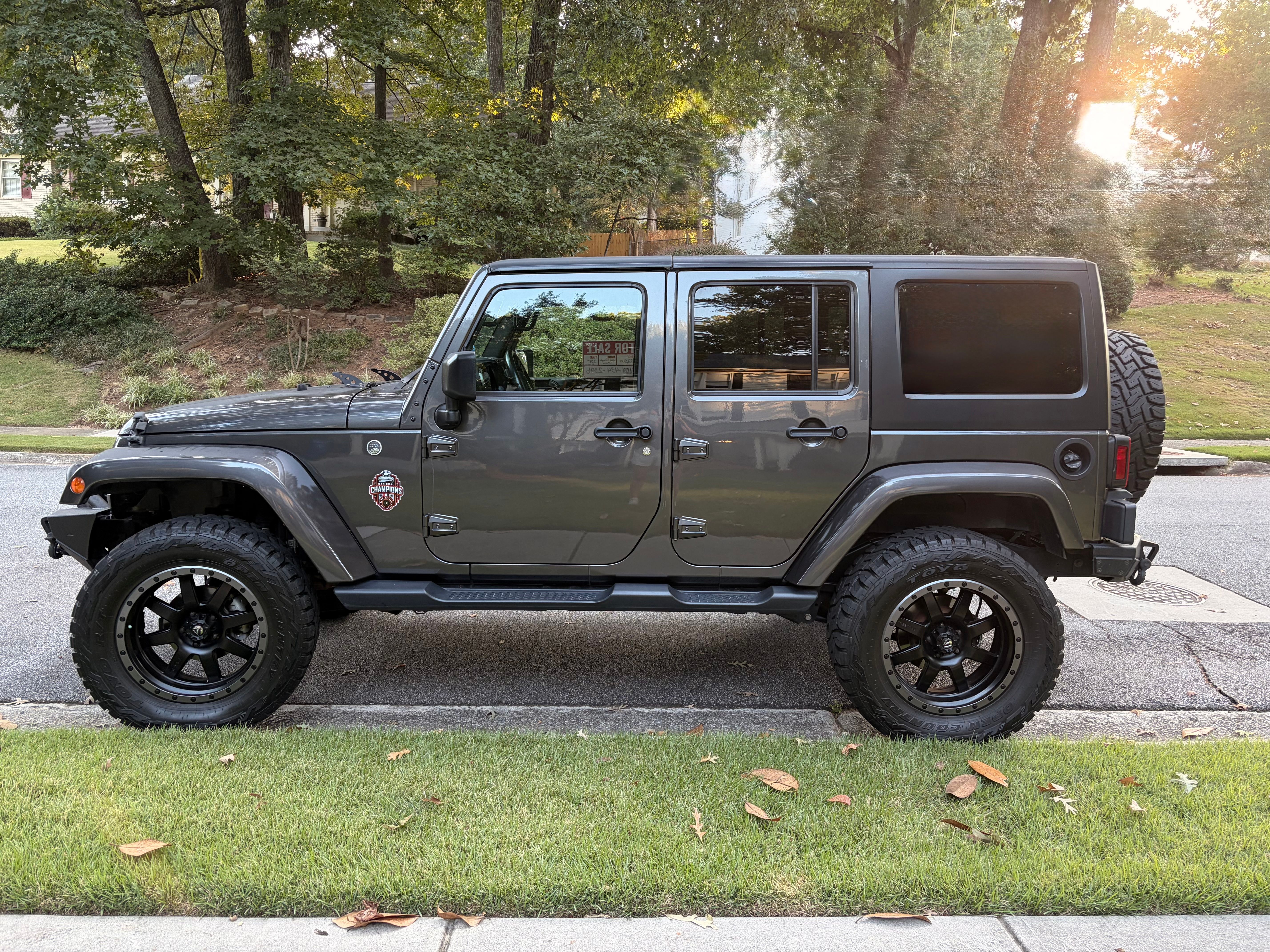Used 2017 Jeep Wrangler Unlimited Sahara AWD/4WD image 1