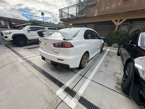 Used 2014 Mitsubishi Lancer Evolution GSR image 4