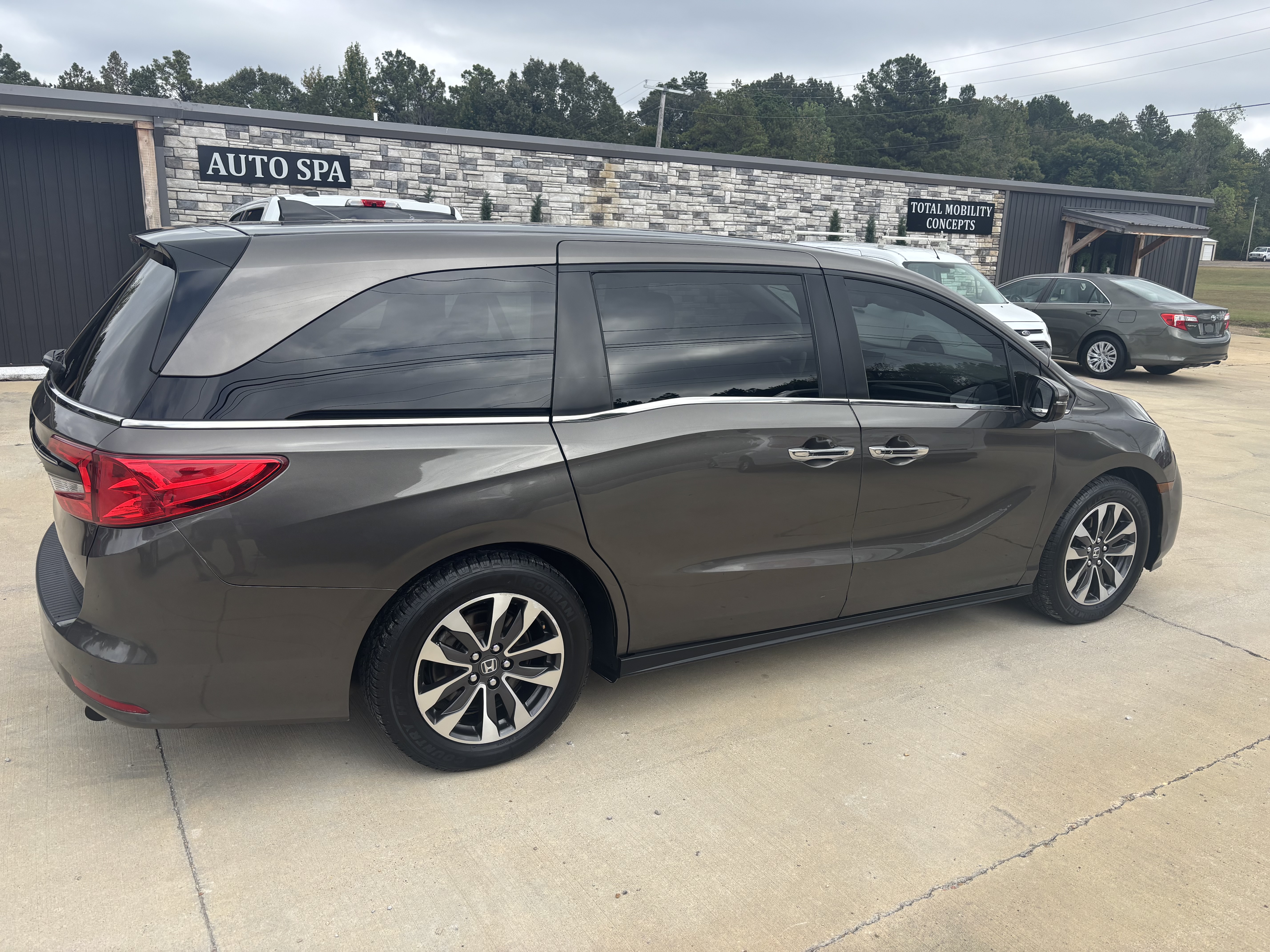 Used 2021 Honda Odyssey EX-L image 4