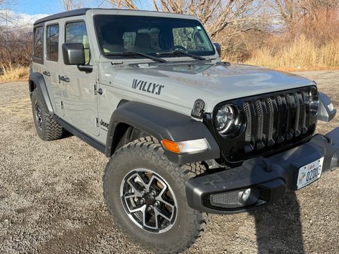 Used 2023 Jeep Wrangler Unlimited Sport image 6