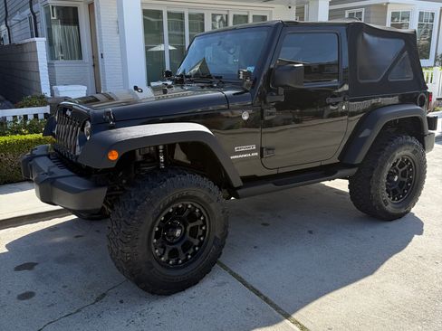 Used 2013 Jeep Wrangler Sport image 15