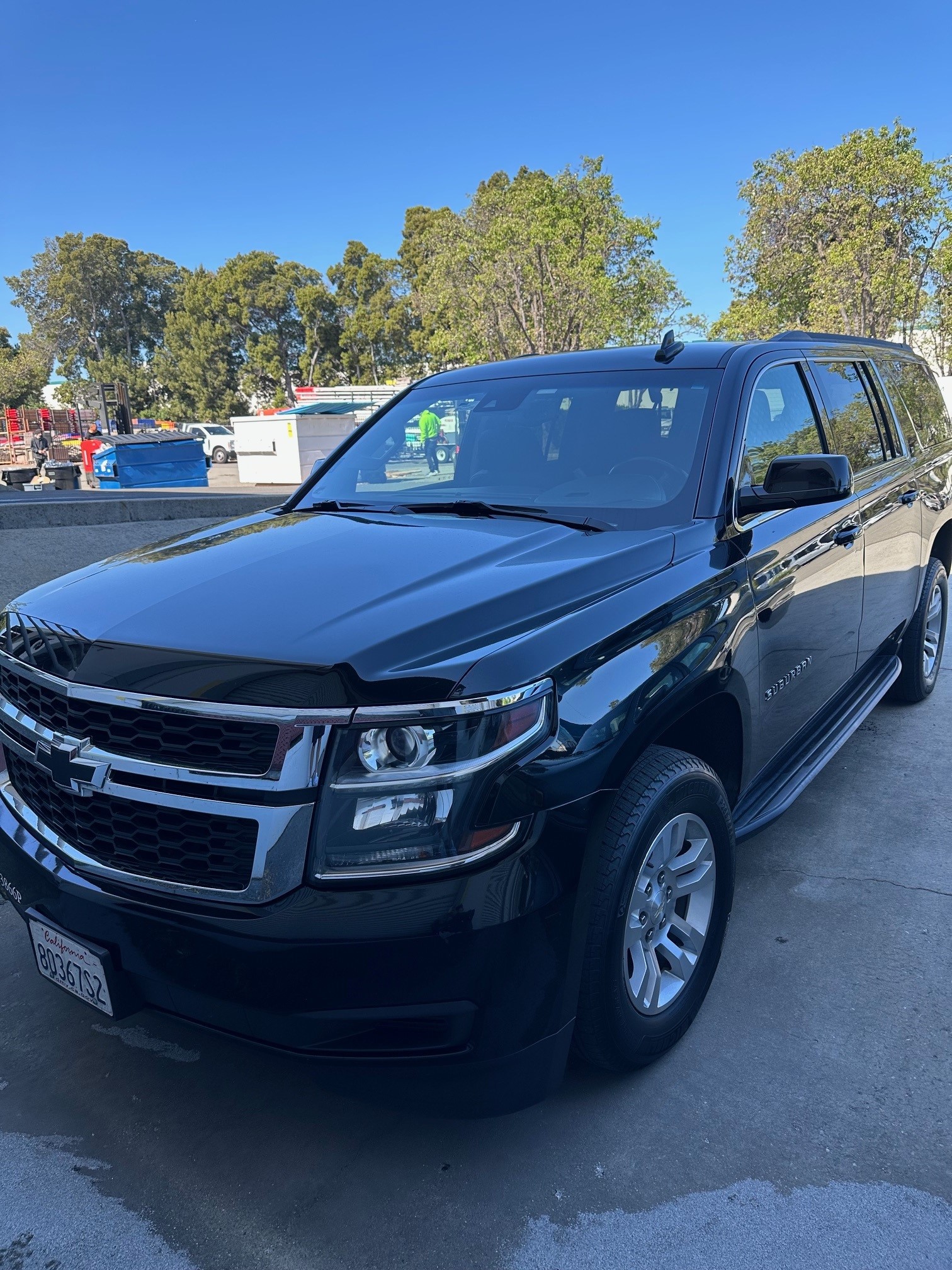 Used 2019 Chevrolet Suburban LT RWD image 1