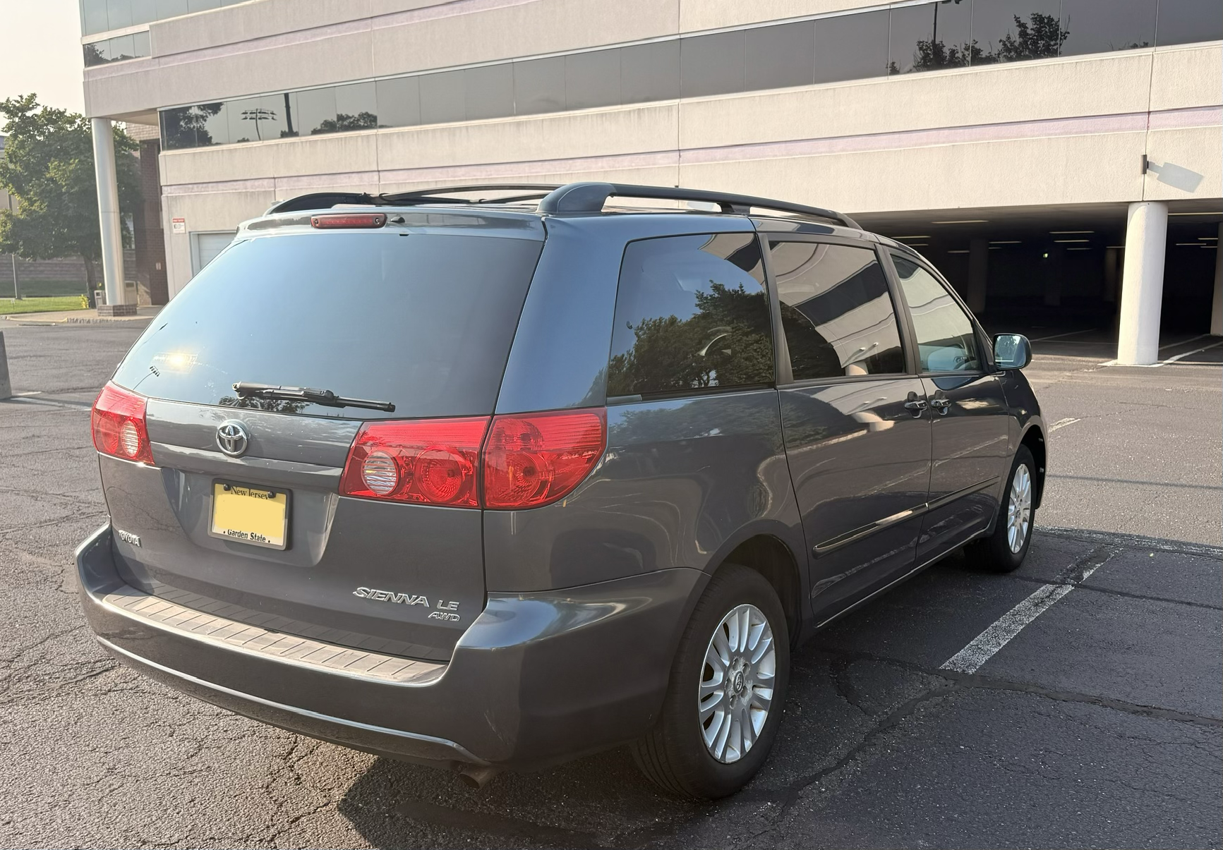 Used 2010 Toyota Sienna LE AWD/4WD image 12