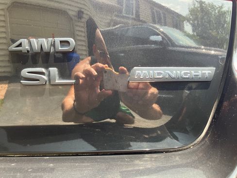 Used 2018 Nissan Pathfinder SL w/ Midnight Edition Package image 10