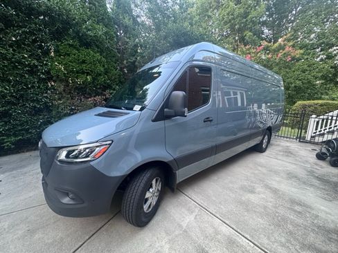 Used 2024 Mercedes-Benz Sprinter 2500 image 1