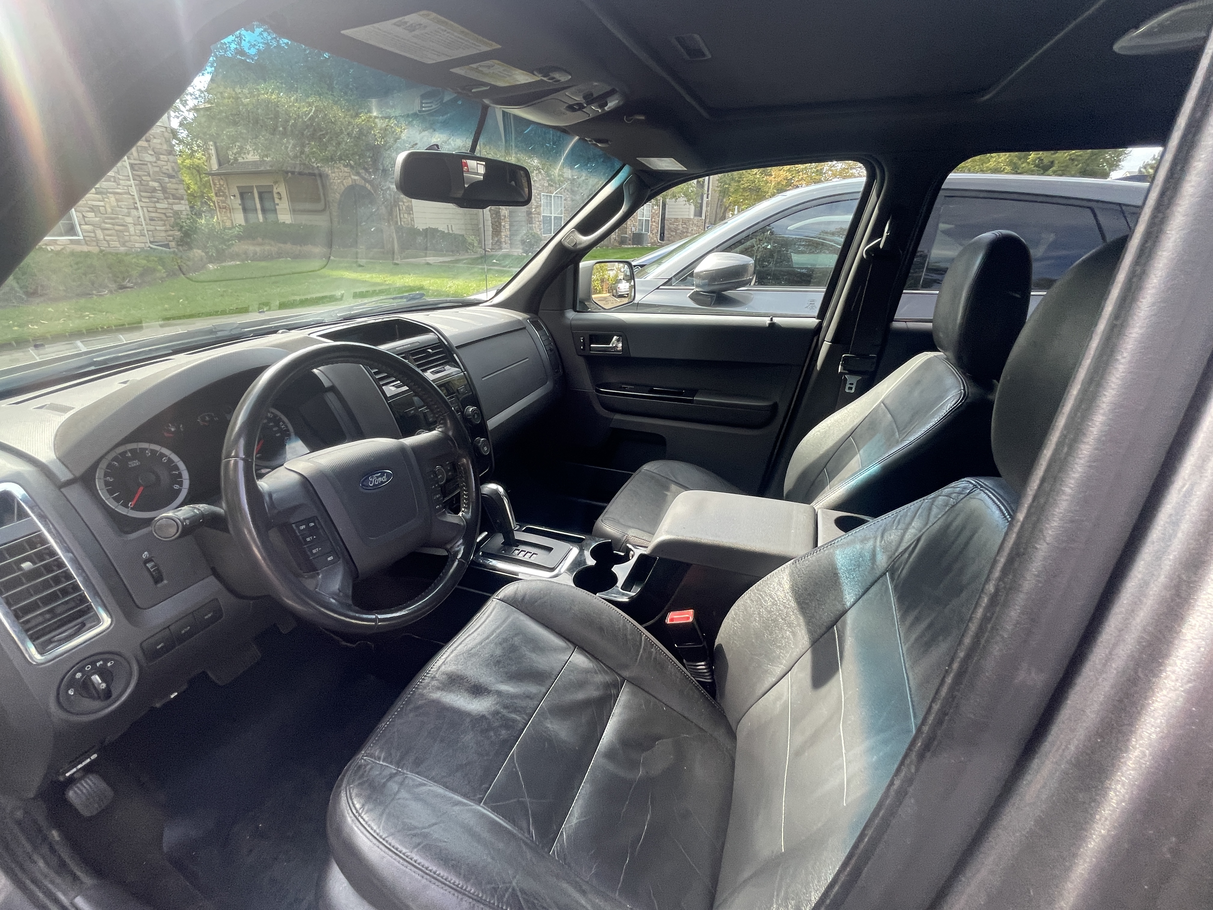 Used 2012 Ford Escape Limited FWD image 2