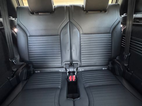 Used 2019 Land Rover Discovery HSE Luxury image 8