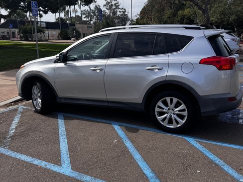 Used 2014 Toyota RAV4 Limited image 9