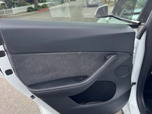Used 2023 Tesla Model Y Long Range AWD/4WD image 11
