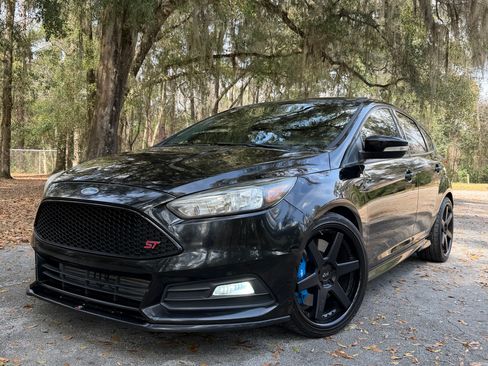 Used 2016 Ford Focus ST image 1