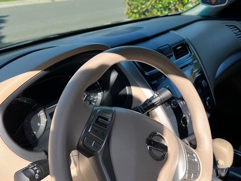 Used 2015 Nissan Altima 2.5 S w/ Special Edition Package image 8