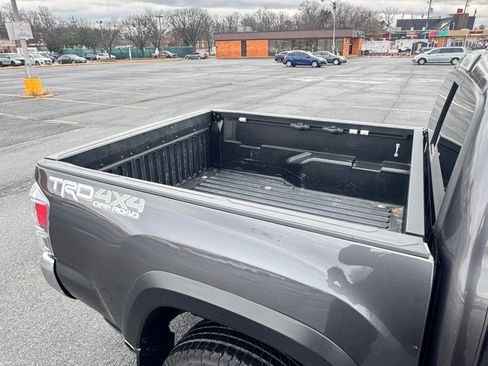 Used 2021 Toyota Tacoma TRD Off-Road image 21