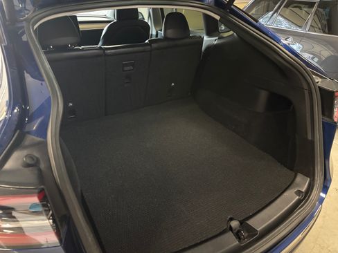 Used 2022 Tesla Model Y Long Range image 2