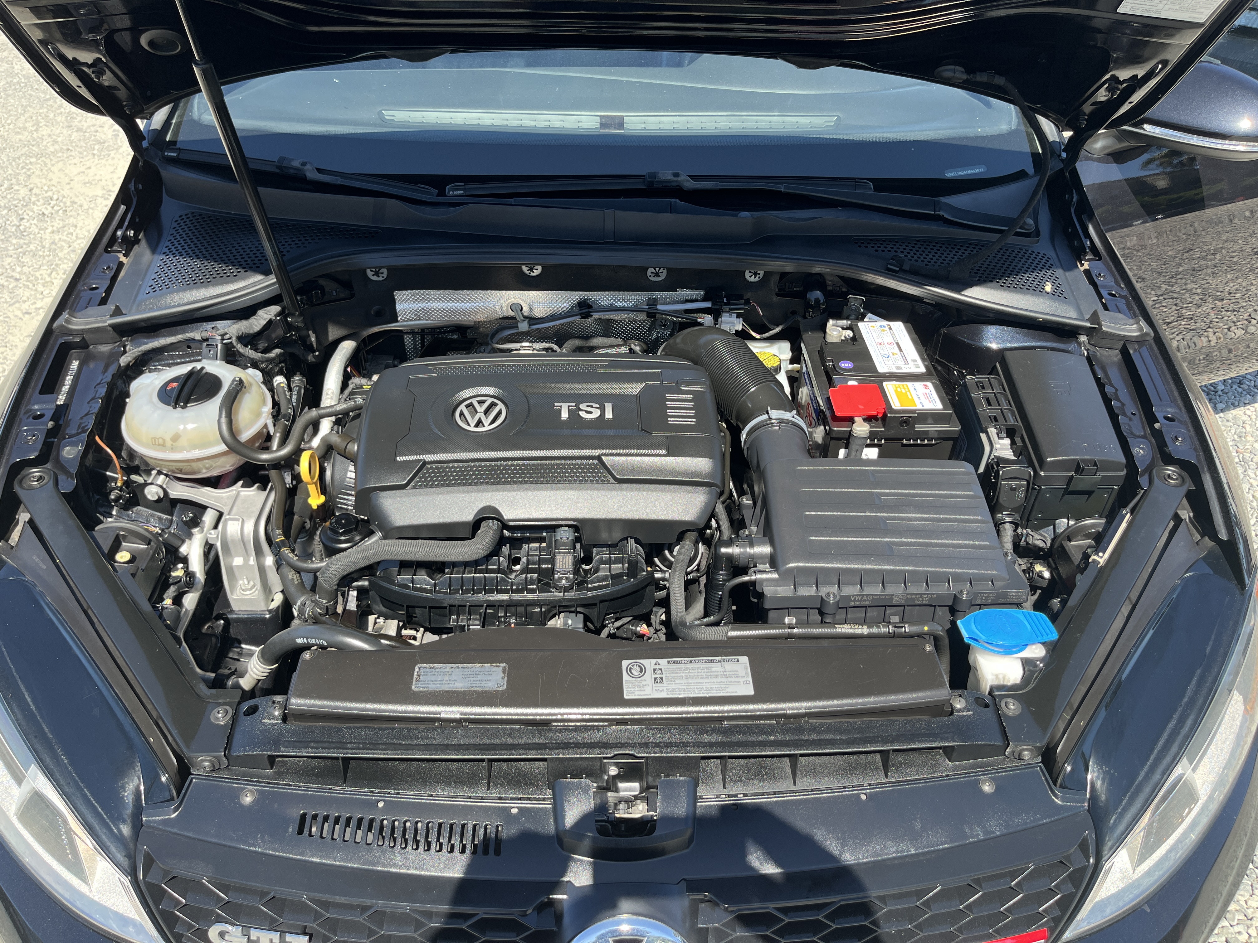 Used 2015 Volkswagen GTI SE FWD image 20