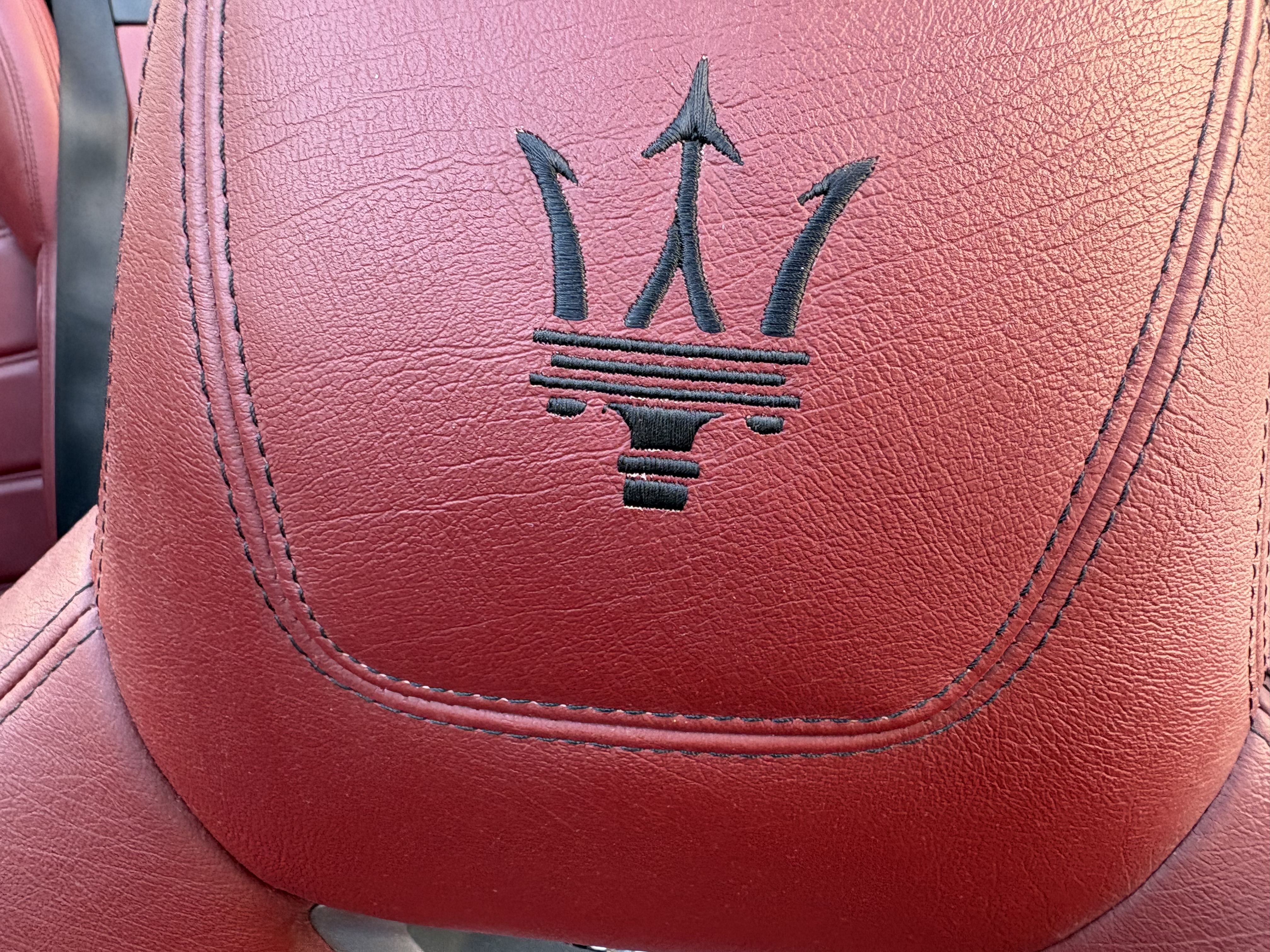 Used 2016 Maserati GranTurismo Sport RWD image 14