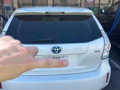 Used 2012 Toyota Prius V Five image 6