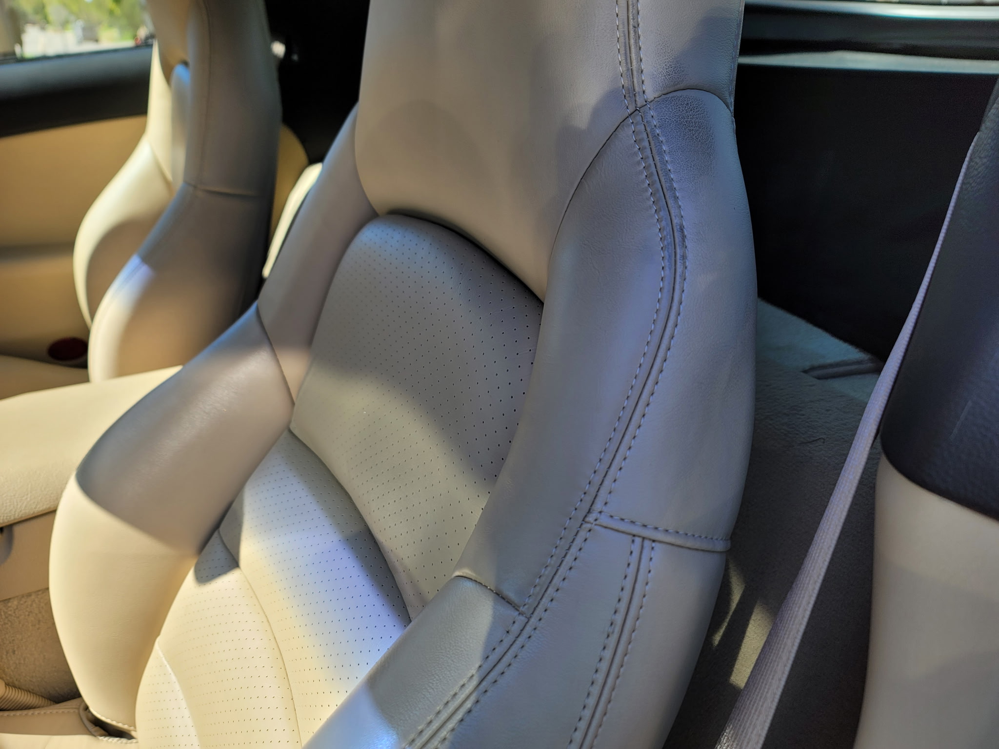 Used 2005 Chevrolet Corvette Coupe w/ Preferred Equipment Group RWD image 19
