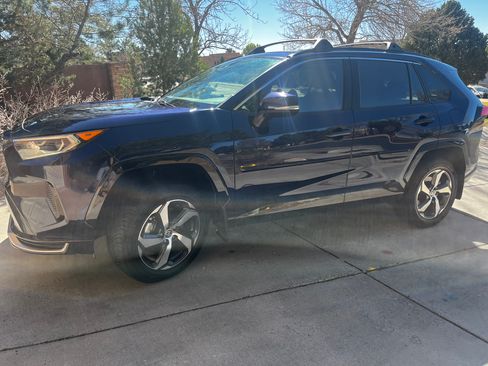 Used 2021 Toyota RAV4 SE w/ Weather & Moonroof Package image 6