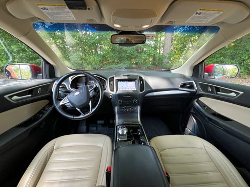 Used 2019 Ford Edge SEL w/ Equipment Group 201A AWD/4WD image 11