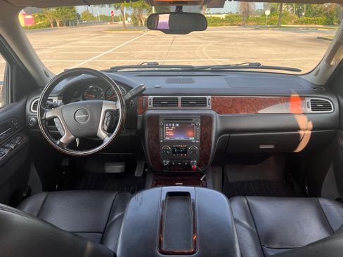 Used 2014 GMC Yukon XL Denali AWD/4WD image 8