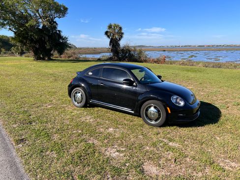 Used 2015 Volkswagen Beetle 1.8T Classic image 2