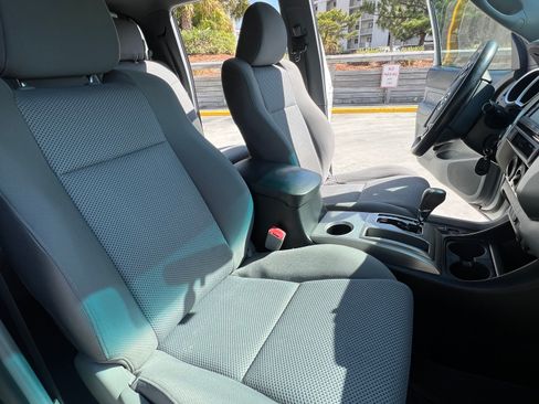 Used 2014 Toyota Tacoma 4x4 Double Cab w/ TRD Sport Package image 11