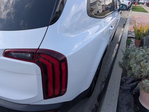 Used 2022 Kia Telluride EX w/ EX Premium Package image 17