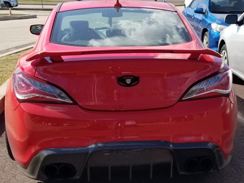 Used 2013 Hyundai Genesis 3.8 image 10