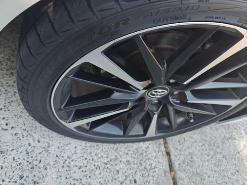 Used 2018 Toyota Camry XLE image 10