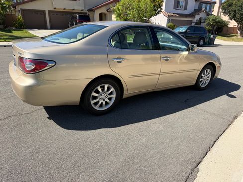 Used 2003 Lexus ES 330 w/ Premium Pkg FWD image 6