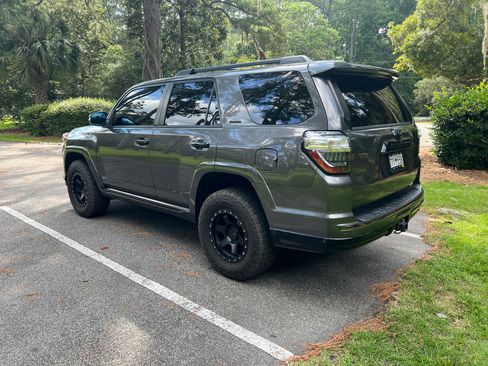 Used 2019 Toyota 4Runner Limited w/ Wilderness Package AWD/4WD image 2